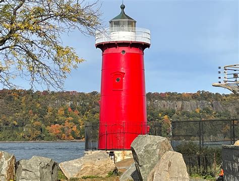 Red LightHouse .